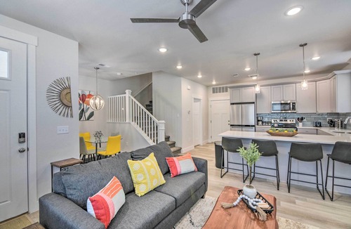 Greeley House | Gorgeous Greeley Getaway - Close to Parks!