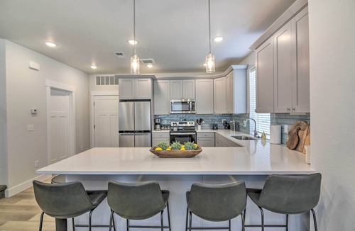 Greeley House | Gorgeous Greeley Getaway - Close to Parks!