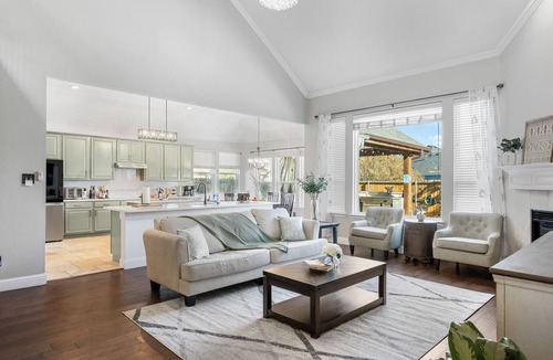 Grand Prairie House | Gorgeous luxury,Comfy,5BR,9 beds,AT&T stadium,DFW,Texas Live, Six-flag, Joe Pool