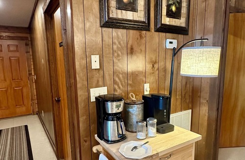Lafayette County Cabin | Gorgeous private getaway