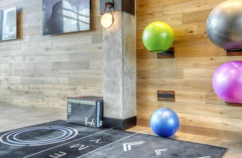 Five Points Apartment | Gorgeous RiNo 1BR w/ Gym, W/D & Pool, near Coors Field, by Blueground
