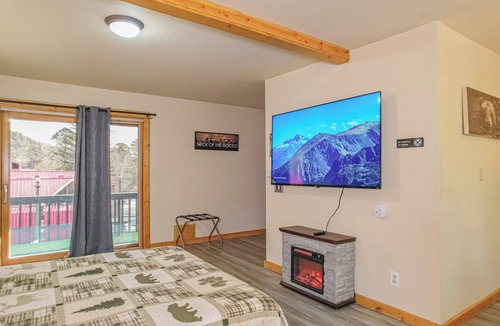 Estes Park Hotel | Gorgeous River Motel with Views - NR200