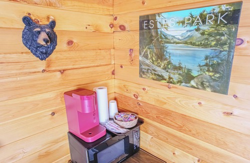 Estes Park Hotel | Gorgeous Riverfront Suite with Views R4