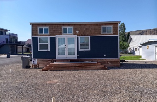 Sunland Estates Cottage | Gorgeous Tiny House in Sunland Estates near The Gorge, on the Columbia river!