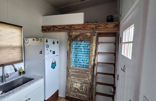 Camp Wood Cabin | Gorgeous Tiny House with Spectacular Countryside Vistas in Camp Wood, Texas