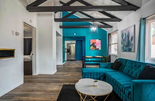 University Heights Villa | Gorgeous UNM/Nob Hill/Downtown PRIME location!🏠 MONTHLY STAYS AVAILABLE!