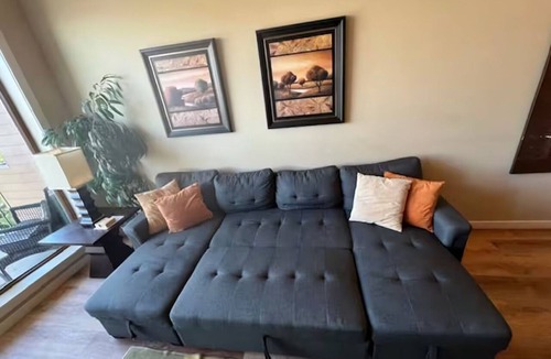 Chelan Condo | Gorgeous Views of Lake Chelan - Top-floor 2BD/2BA Condo—Steps to Park & Water