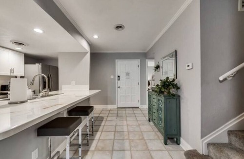 Grand Prairie Apartment | GP60A –World Cup Stay - 10 min to AT&T - Sleeps 8 - Free Parking