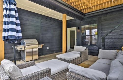 Graford House | Graford Cabin w/Rooftop Deck & Lake Views!