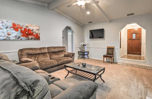 Granbury House | Granbury Getaway w/Lake Views: 2 Mi to Downtown!