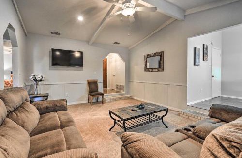Granbury House | Granbury Getaway w/Lake Views: 2 Mi to Downtown!