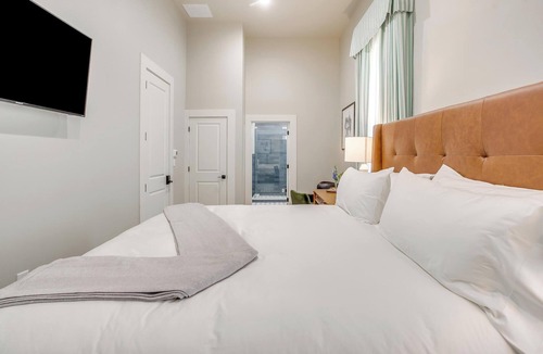 Granbury Hotel | Granbury Hotel Room right on the Historic Granbury Square
