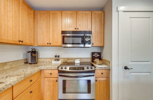 Silvercreek Condo | Granby Ranch Condo w/Mtn-View: Trails & Hot-Tub!