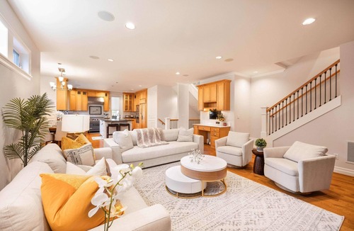 Northwest Bellevue House | Grand Bellevue DT Villa 5,010 sqft, near BV Square