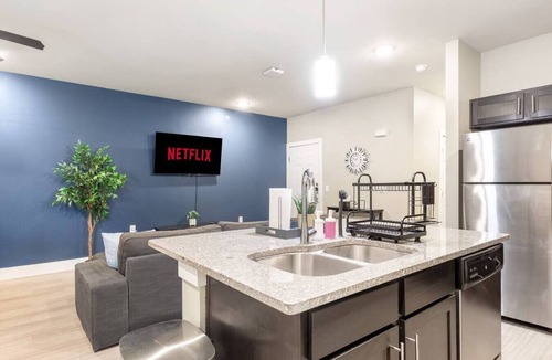 Grand Prairie Apartment | Grand Prairie 1BR | IKEA, Epic Waters, Bass Pro