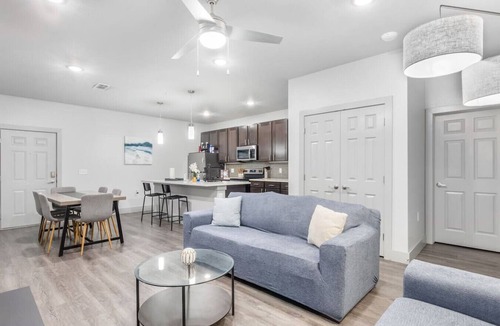 Grand Prairie Apartment | Grand Prairie 2BR | IKEA, Epic Waters, Bass Pro