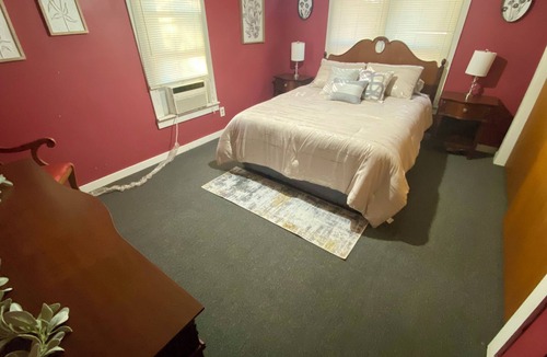 Poteau House | Grandmas FarmHouse 3bd n Poteau OK. Charming & Quiet, mins to everything