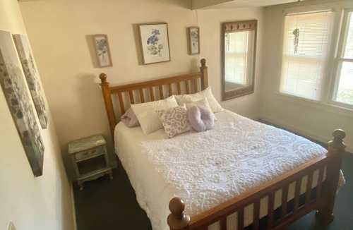Poteau House | Grandmas FarmHouse 3bd n Poteau OK. Charming & Quiet, mins to everything