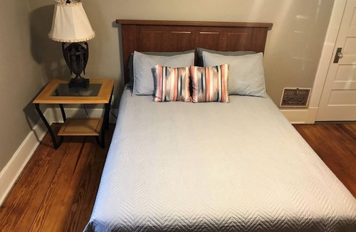 Fairbury Bed & Breakfast | Grayhouse Inn - Room #3