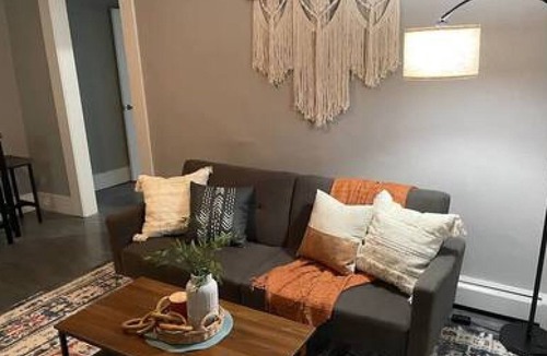 Sherman Hill Apartment | Great 2 bedroom getaway near downtown!