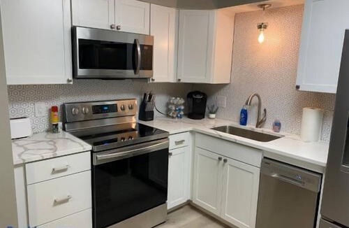 Spokane Valley Apartment | 💎 Great Find, 5 min to Browns Park 🛹💦🏀🏐