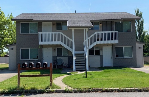Spokane Valley Apartment | 💎 Great Find, 5 min to Browns Park 🛹💦🏀🏐