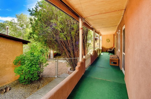 Cordova Cottage | Great for Groups! Cordova Home Near Hiking