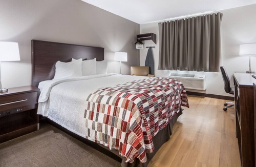 Council Bluffs Hotel | Great Hotel For The Price & Close To The Old Market! On-site Pool, Pet-Friendly!