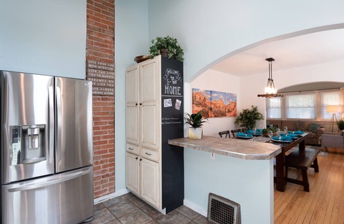 Rosedale House | GREAT LOCATION! 3 min to DU-10 min to downtown/gameroom/wifi/firepit/4 bedrooms