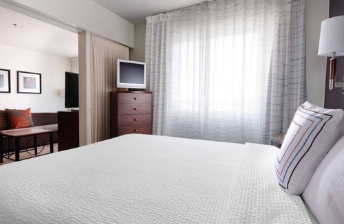 North Dallas Apartment | Great value hotel in Dallas! Pets are welcome! FREE Parking & Breakfast, Pool!