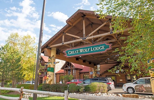 I-435 West KC-KS Hotel | Great Wolf Lodge Kansas City