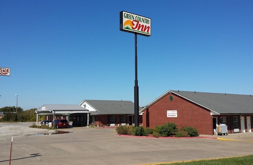 Henryetta Hotel | Green Country Inn