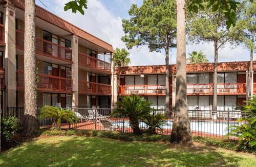Channelview Hotel | GreenTree Hotel & Extended Stay I-10 FWY Houston, Channelview, Baytown
