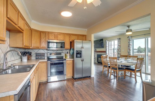 Thornton Cottage | Grill, Fireplace & Fenced-in Yard: Thornton Home!