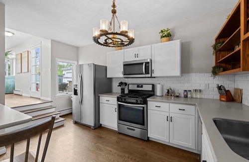 Englewood House | Group Retreat with Hot Tub, Gym, Sauna, and Fire Pit