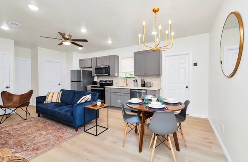 MacGregor House | Groups Welcome | Hot Tub | Sleeps 24