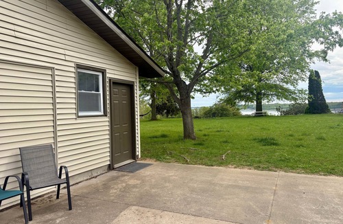 Nauvoo House | Guesthouse on Mississippi River Estate