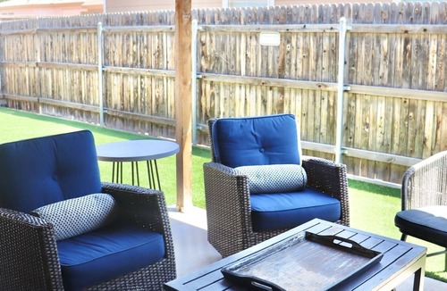 North Overton House | Guns Up Getaway N. Overton. Spacious 3-3 with optional studio. Walk to campus.
