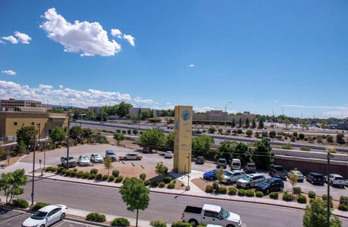 Altura Addition Hotel | Hampton Inn Albuquerque - University/Midtown