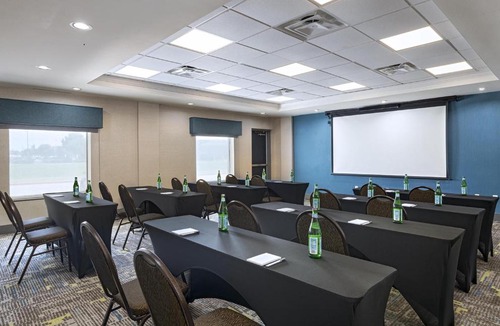 Lewisville Hotel | Hampton Inn and Suites Dallas/Lewisville-Vista Ridge Mall