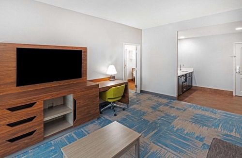 Washington Ave./ Memorial Park Hotel | Hampton Inn and Suites Houston Heights I-10