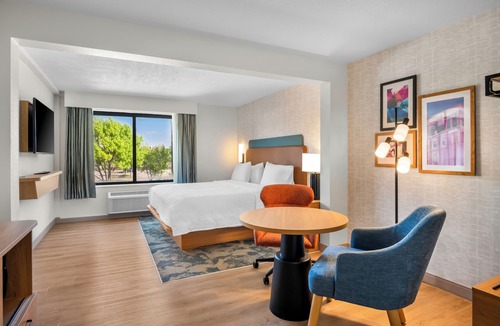 Addison Hotel | Hampton Inn by Hilton Addison Dallas