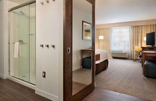 Highlands Hotel | Hampton Inn Lincoln Airport