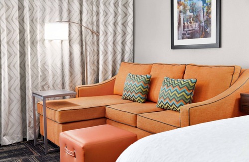 Paris Hotel | Hampton Inn Paris