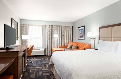 Paris Hotel | Hampton Inn Paris
