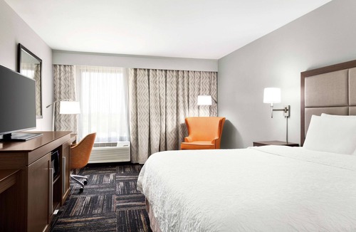 Paris Hotel | Hampton Inn Paris