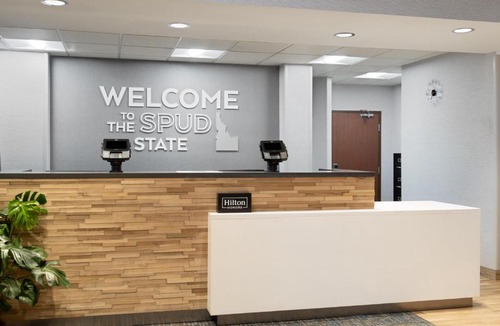 Meridian Hotel | Hampton Inn & Suites Boise-Meridian