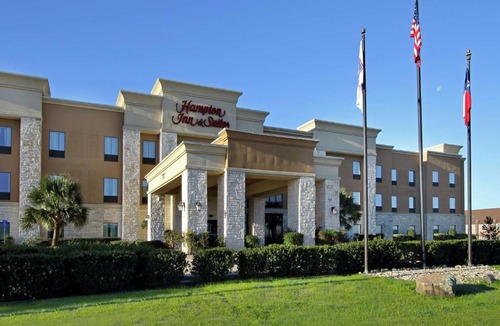 Buffalo Hotel | Hampton Inn & Suites Buffalo