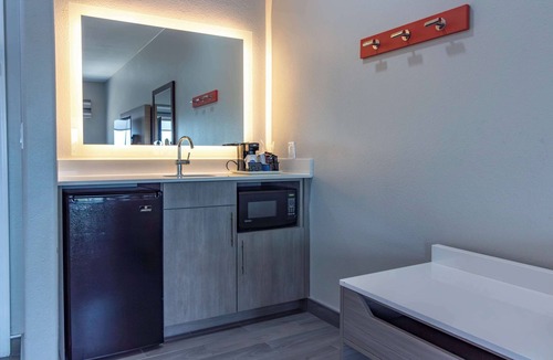 Denton Hotel | Hampton Inn & Suites Denton