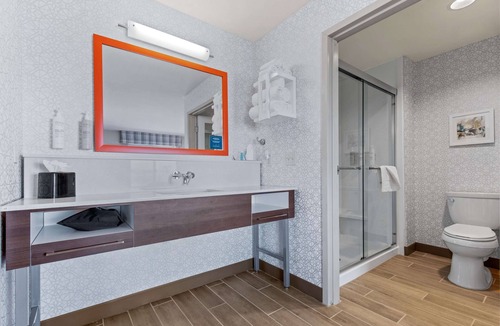 Greeley Hotel | Hampton Inn & Suites Greeley